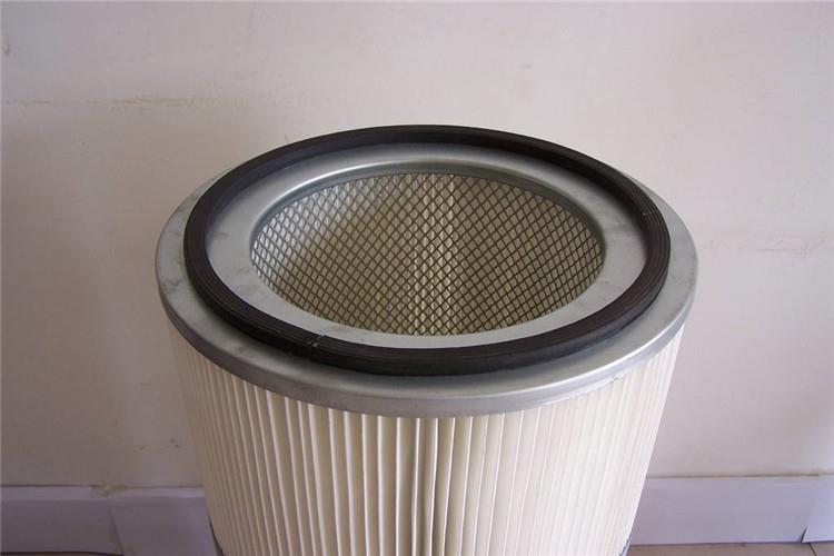 风机除尘滤筒主要是由风机,滤筒还有控制柜和箱体几大部件组合而成的,其中利用风机将粉尘吸入箱体内 风机除尘滤筒主要是由风机,滤筒还有控制柜和箱体几大部件组合而成的,其中利用风机将粉尘吸入箱体内