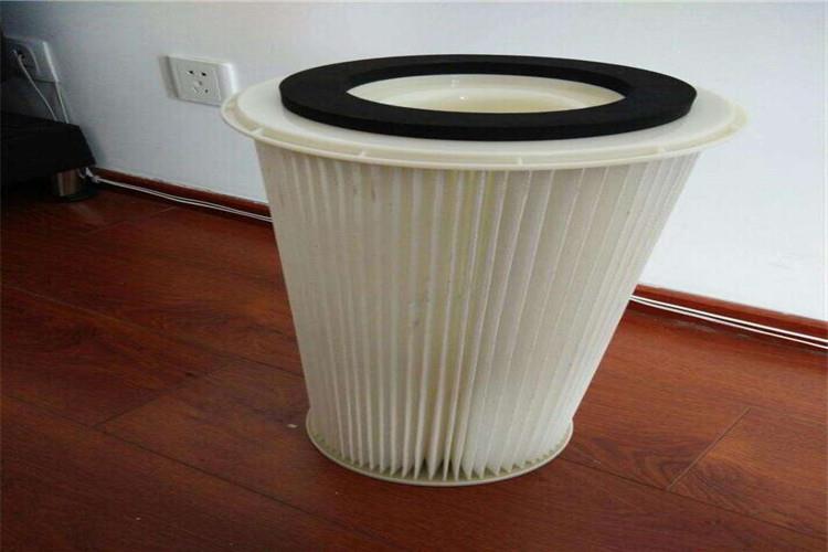 风机除尘滤筒还有一个显著的特点就是,体积小净化面积相对于布袋除尘器来说要大很多,这主要是源于滤筒除尘器的滤筒呈褶皱状的无形中增加了过滤面积 风机除尘滤筒还有一个显著的特点就是,体积小净化面积相对于布袋除尘器来说要大很多,这主要是源于滤筒除尘器的滤筒呈褶皱状的无形中增加了过滤面积