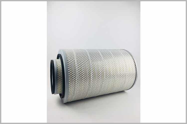 与正品康明斯空气滤清器相比,劣质产品的滤纸往往折数较少,间隙大,硬度差,做工也都比较粗糙,形状易扭曲松垮,高低厚薄不均匀 与正品康明斯空气滤清器相比,劣质产品的滤纸往往折数较少,间隙大,硬度差,做工也都比较粗糙,形状易扭曲松垮,高低厚薄不均匀