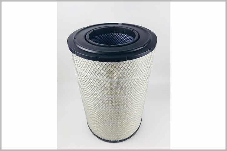 如果汽车行驶中使用过脏的空气滤清器,会使发动机进气不足,使燃油燃烧不完全 如果汽车行驶中使用过脏的空气滤清器,会使发动机进气不足,使燃油燃烧不完全